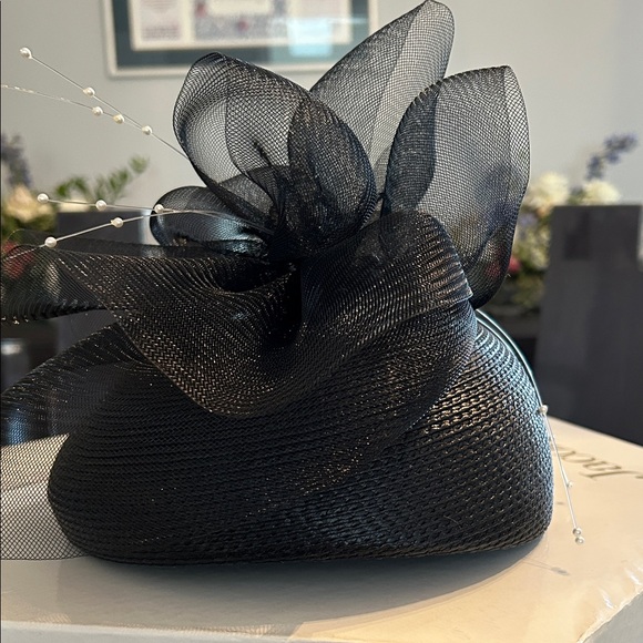 Elegant Black Fascinator Hat - Picture 2 of 6